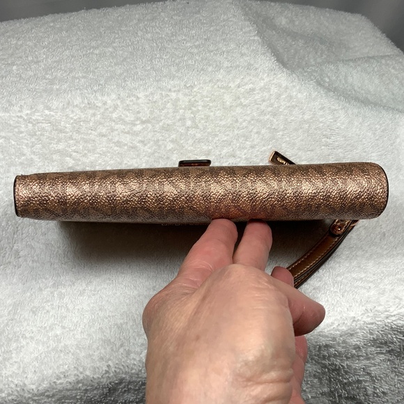 Michael Kors Jet Set Travel Large Double Zip Wristlet - Picture 10 of 16